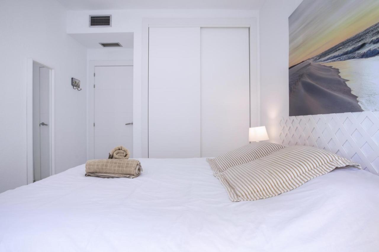 Rentcostadelsol Malagueta Arenal มาลากา ภายนอก รูปภาพ