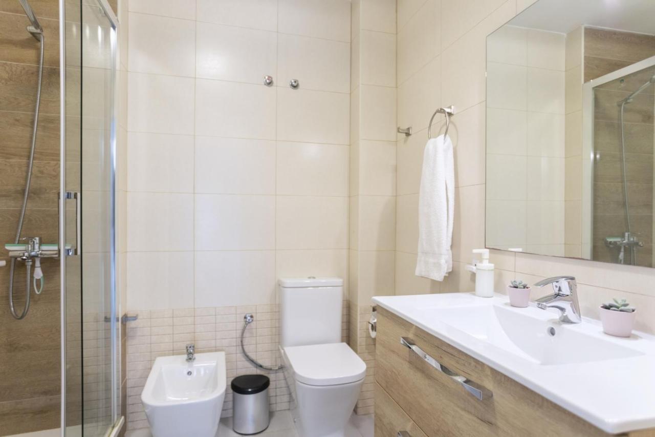 Rentcostadelsol Malagueta Arenal มาลากา ภายนอก รูปภาพ
