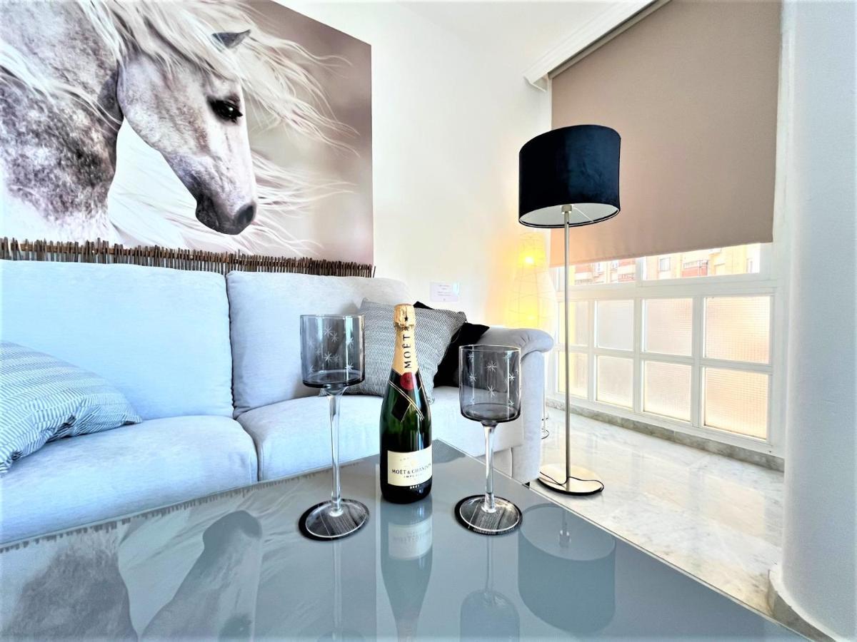 Rentcostadelsol Malagueta Arenal มาลากา ภายนอก รูปภาพ